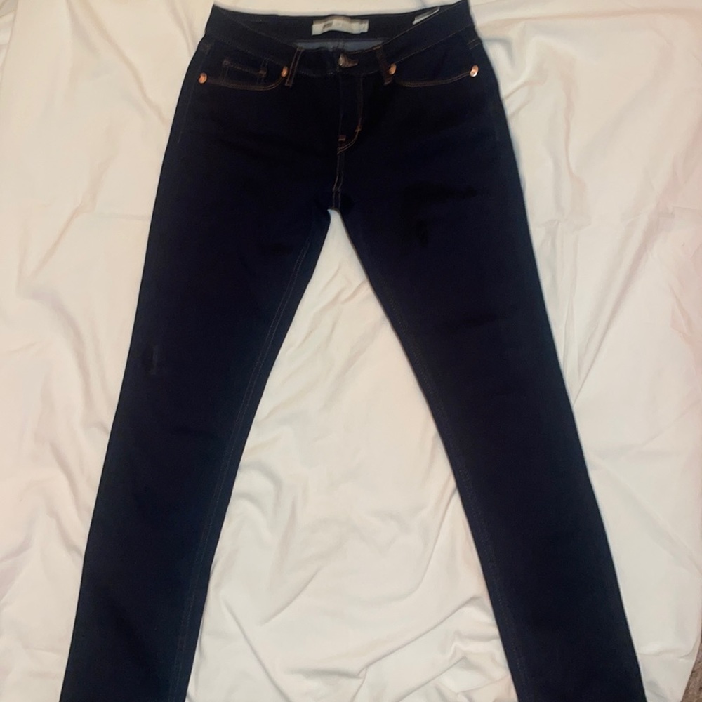size:9 *worn once* LEVI jeans